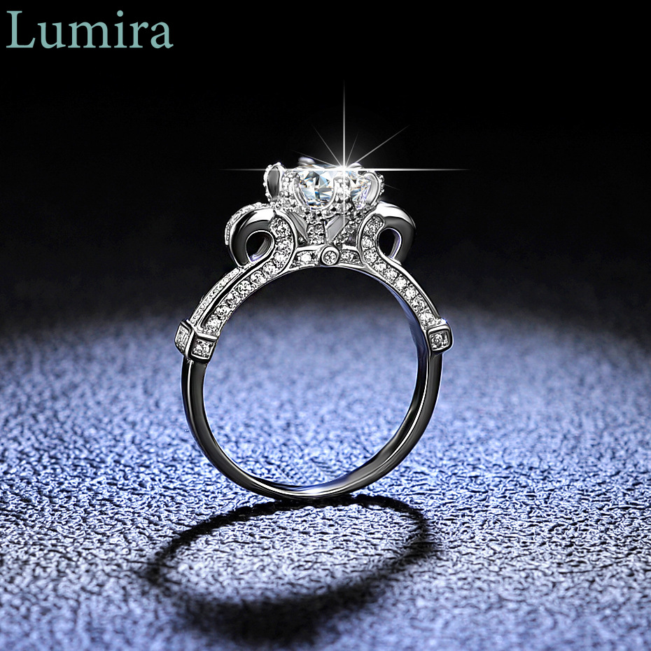 Lumira Classic Six-Prong 1 Car - đánh giá và giá Moissanite Engagement Ring 1 Carat