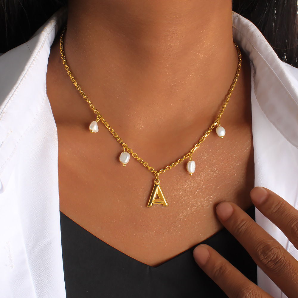 Initial Letter Pearl Pendant N - đánh giá và giá Initial Letter Necklace 18K Gold