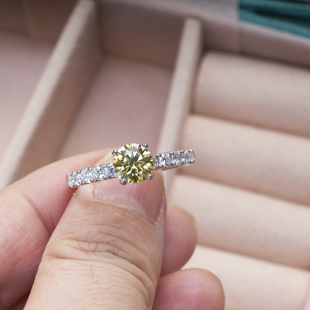 1-Carat D VVS1 Moissanite Ring - đánh giá và giá Moissanite Engagement Ring 1 Carat