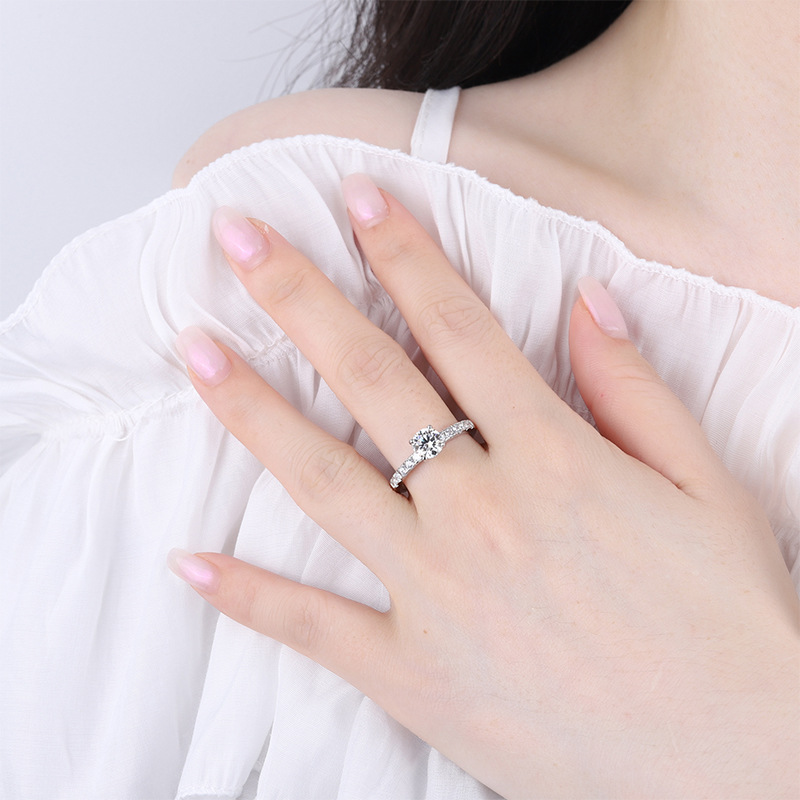 1-Carat D VVS1 Moissanite Ring - đánh giá và giá Moissanite Engagement Ring 1 Carat